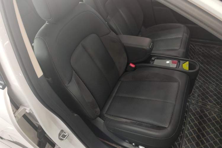 Used firefly 2025 Illuminated Edition Right Front Seat