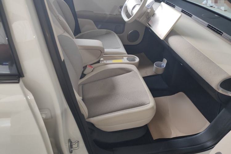 Used firefly 2025 Free Edition Right Front Seat