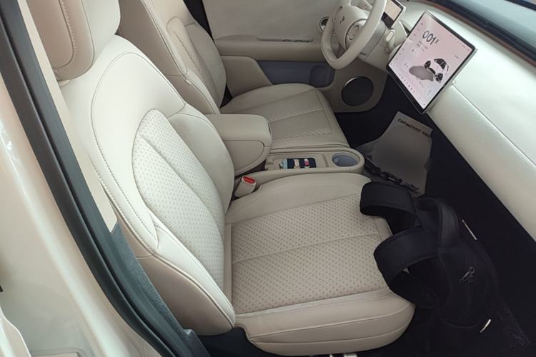 Used firefly 2025 Illuminated Edition Right Front Seat