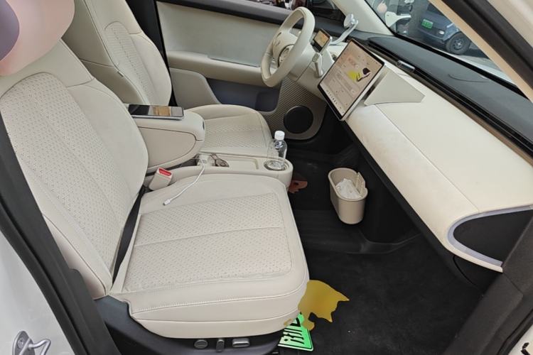 Used firefly 2025 Illuminated Edition Right Front Seat