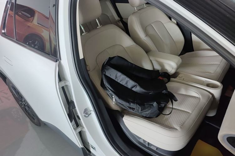 Used firefly 2025 Illuminated Edition Right Front Seat