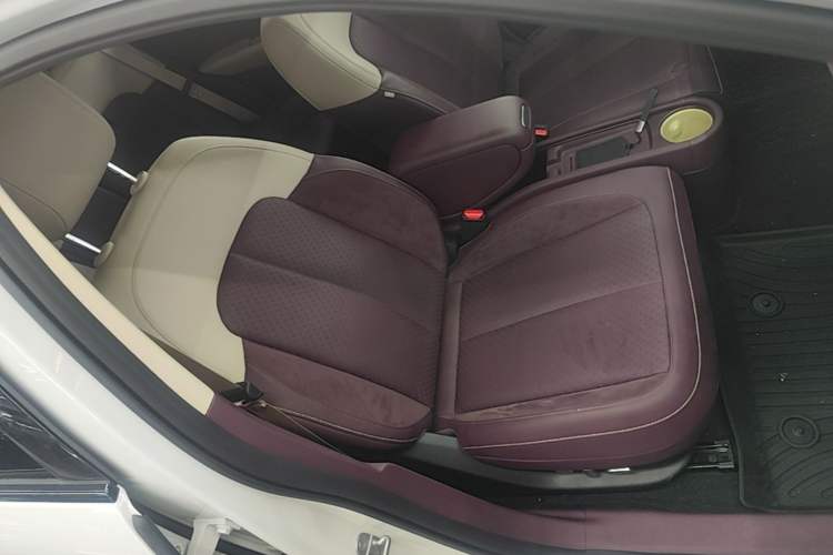 Used firefly 2025 Illuminated Edition Right Front Seat