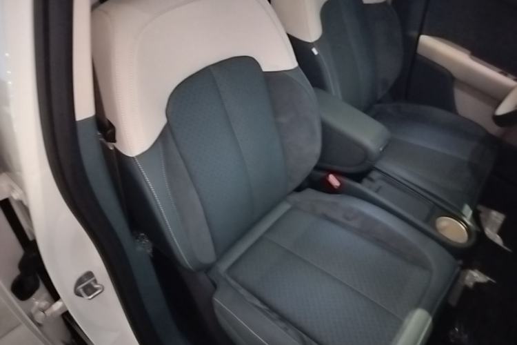 Used firefly 2025 Illuminated Edition Right Front Seat