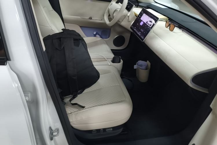 Used firefly 2025 Illuminated Edition Right Front Seat