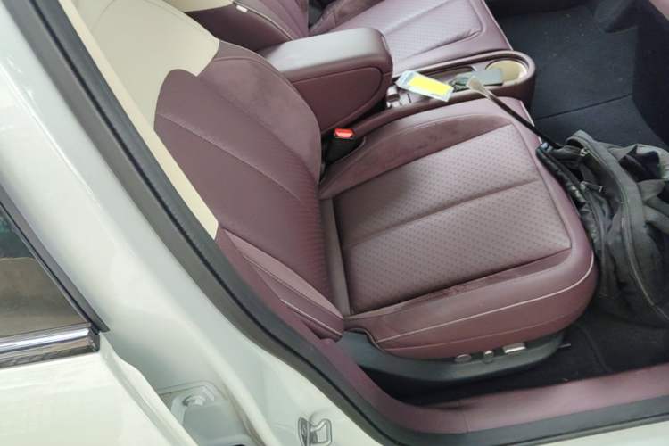 Used firefly 2025 Illuminated Edition Right Front Seat
