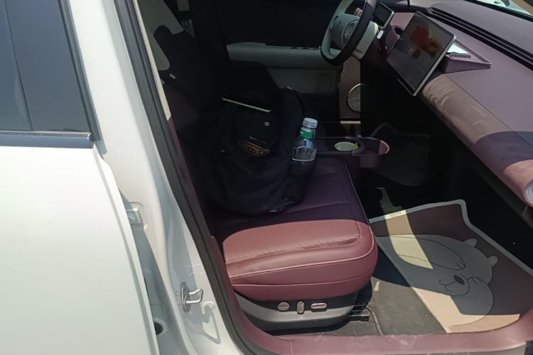 Used firefly 2025 Illuminated Edition Right Front Seat