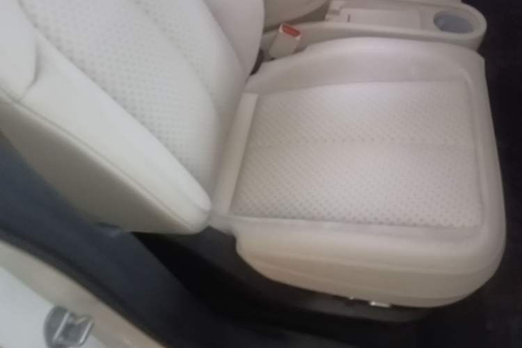 Used firefly 2025 Illuminated Edition Right Front Seat