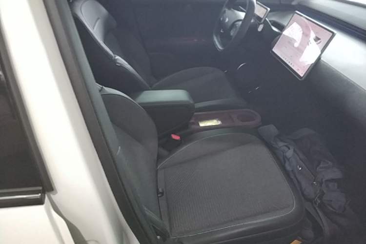 Used firefly 2025 Free Edition Right Front Seat
