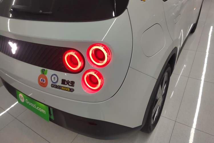 Used firefly 2025 Free Edition Right Rear Taillight