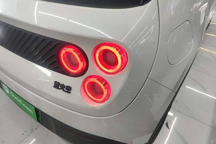Used firefly 2025 Illuminated Edition Right Rear Taillight