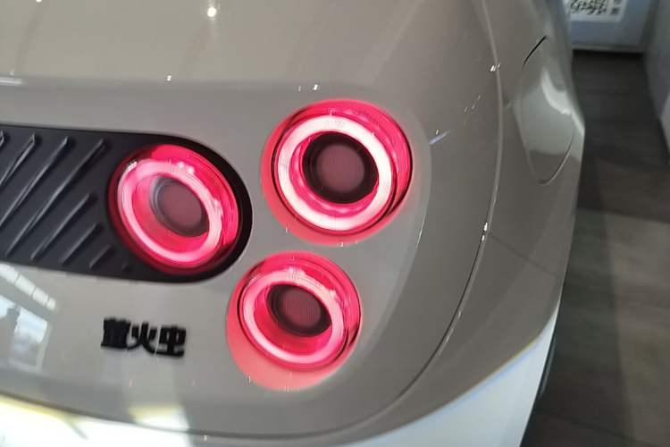 Used firefly 2025 Illuminated Edition Right Rear Taillight