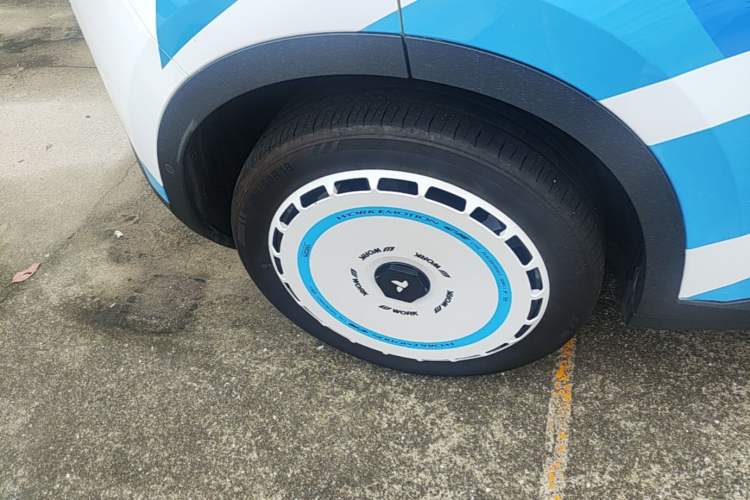 Used firefly 2025 Free Edition Right Rear Wheel Hub
