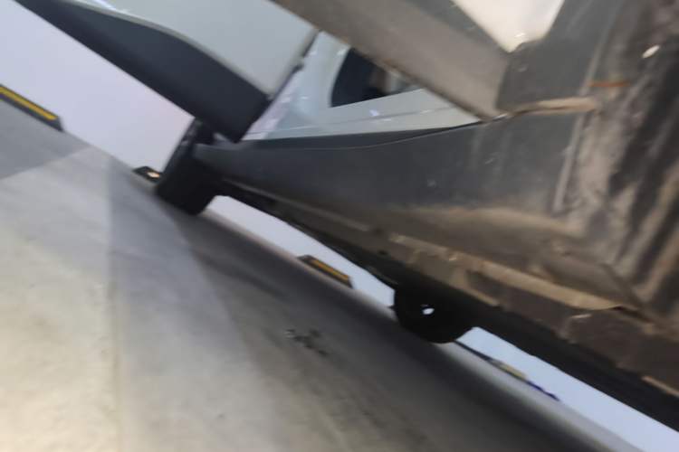 Used firefly 2025 Free Edition Right Side Sill
