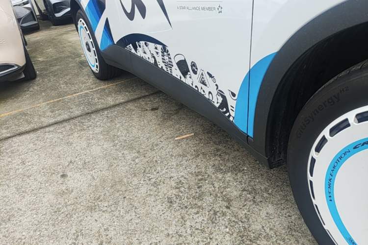 Used firefly 2025 Free Edition Right Side Sill