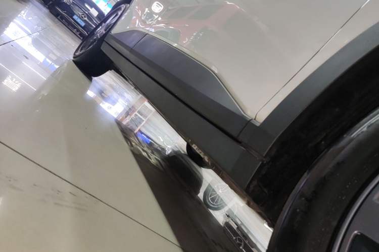 Used firefly 2025 Illuminated Edition Right Side Sill