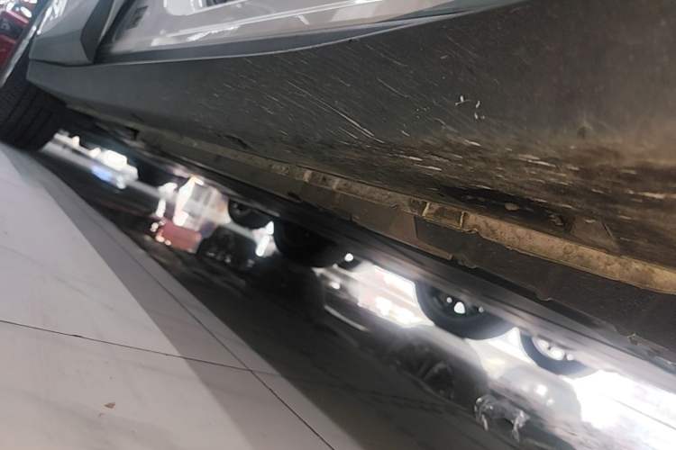 Used firefly 2025 Illuminated Edition Right Side Sill
