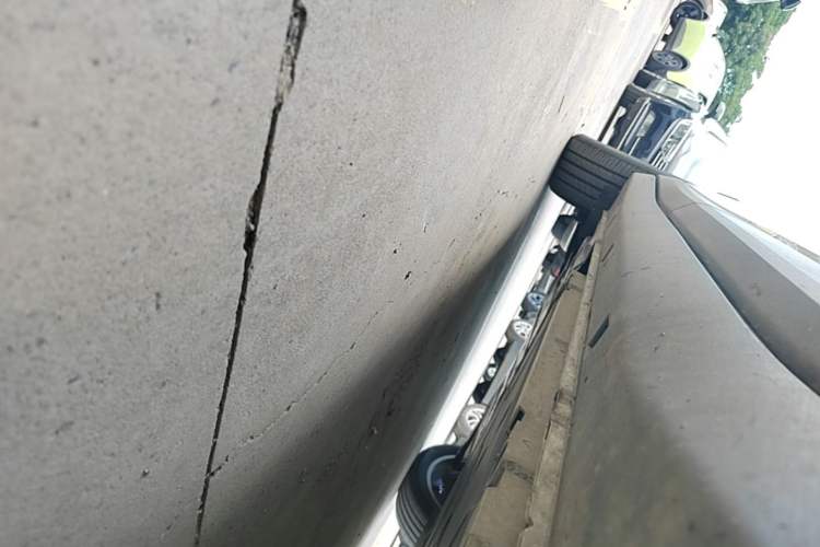Used firefly 2025 Illuminated Edition Right Side Sill