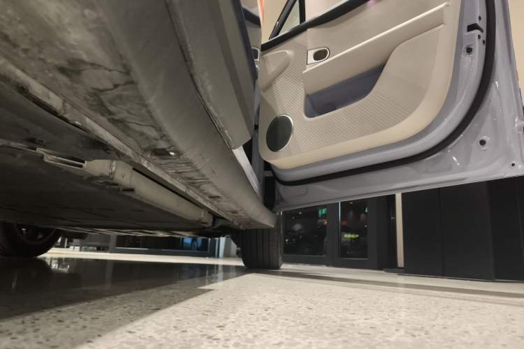 Used firefly 2025 Illuminated Edition Right Side Sill