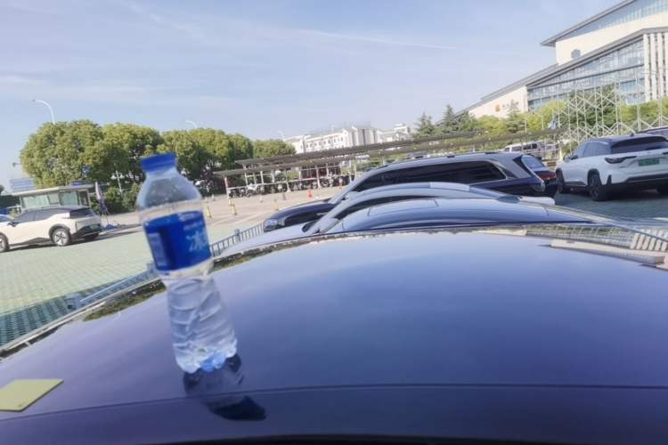 Used firefly 2025 Illuminated Edition Roof