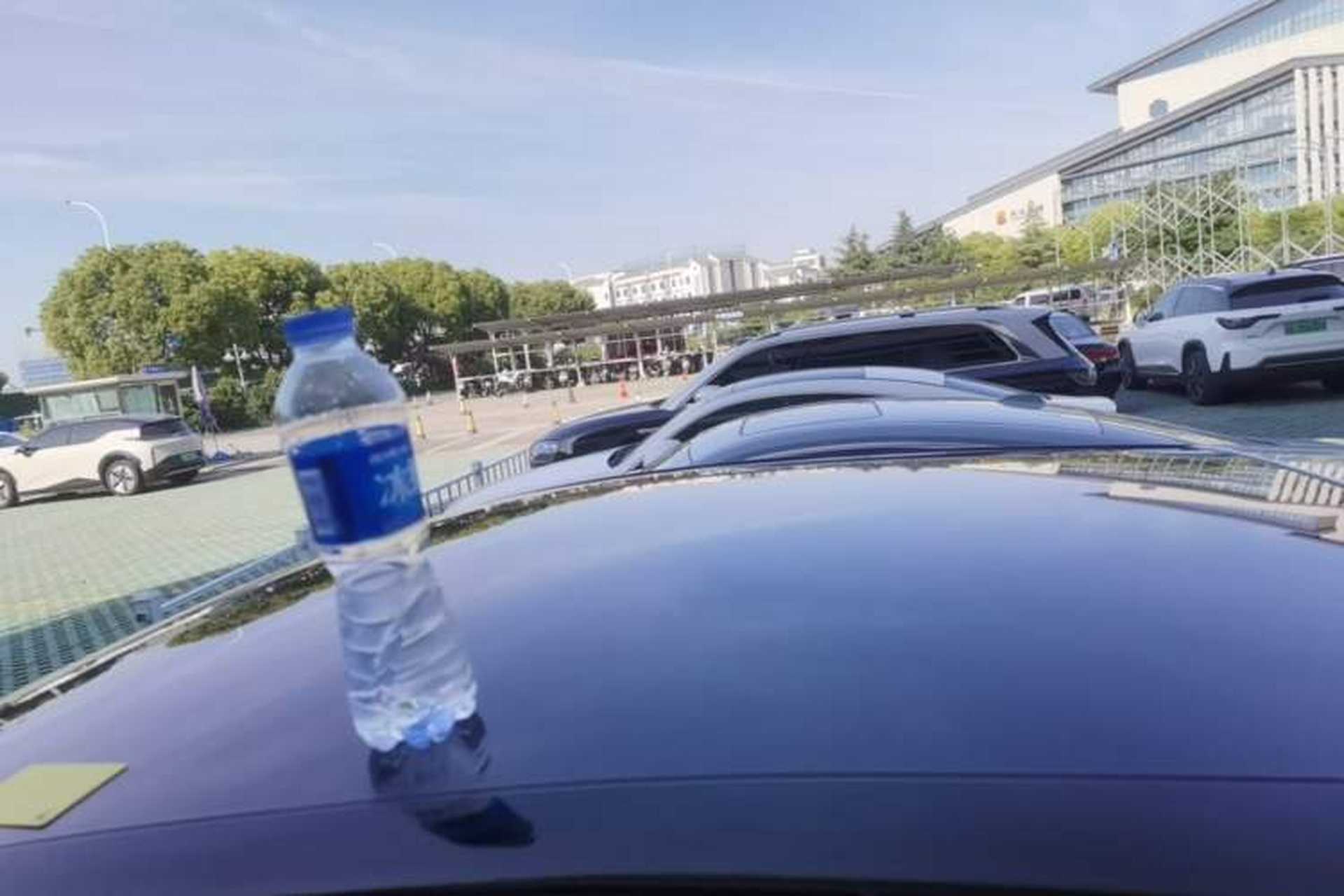 Used firefly 2025 Illuminated Edition Roof