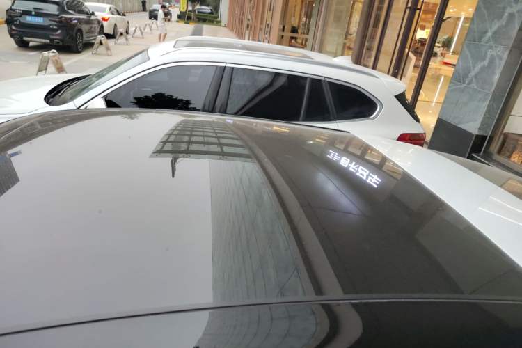 Used firefly 2025 Illuminated Edition Roof