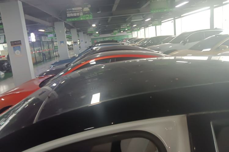 Used firefly 2025 Illuminated Edition Roof