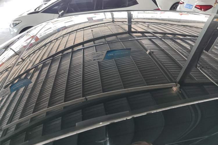 Used firefly 2025 Illuminated Edition Roof