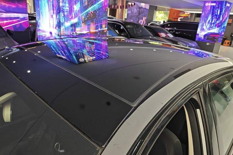 Used firefly 2025 Illuminated Edition Roof