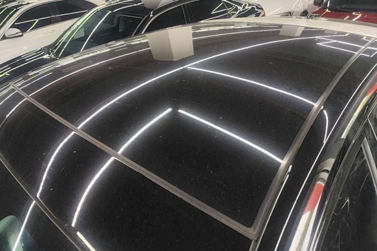 Used firefly 2025 Illuminated Edition Roof