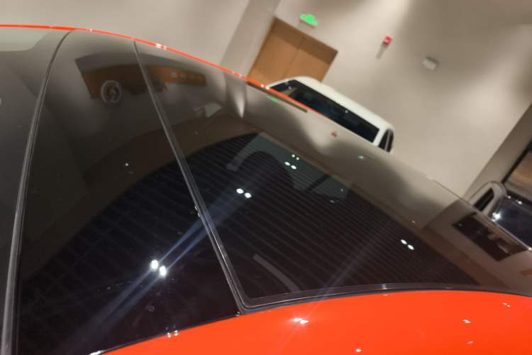 Used firefly 2025 Illuminated Edition Roof