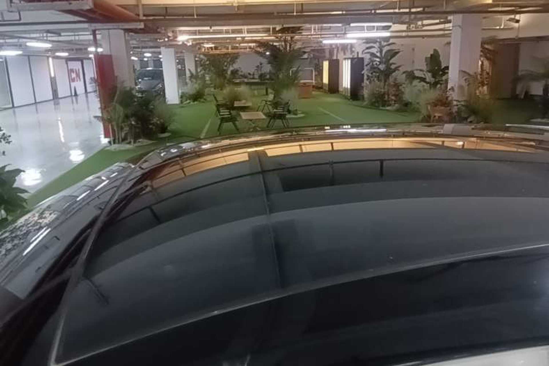 Used firefly 2025 Illuminated Edition Roof