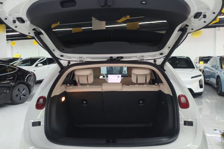 Used firefly 2025 Illuminated Edition Trunk