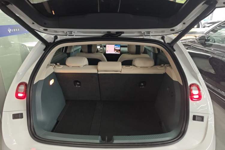 Used firefly 2025 Illuminated Edition Trunk