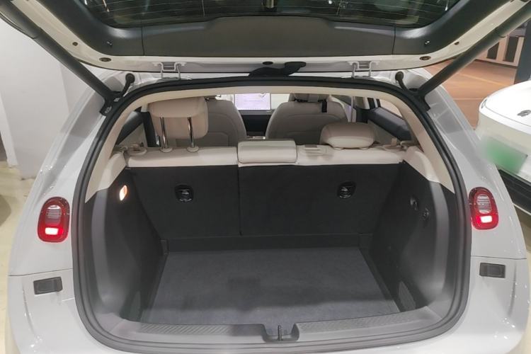 Used firefly 2025 Illuminated Edition Trunk