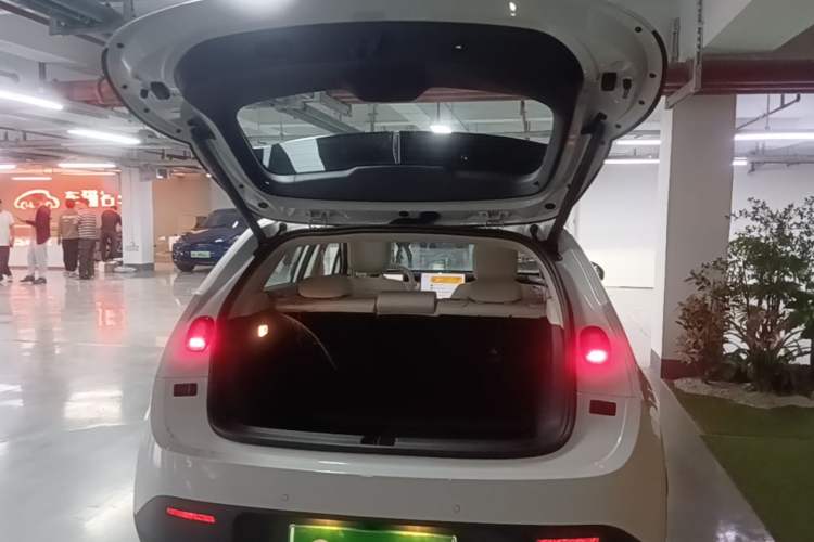 Used firefly 2025 Illuminated Edition Trunk