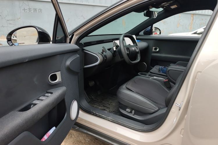 Used firefly 2025 Free Edition Driver Seat