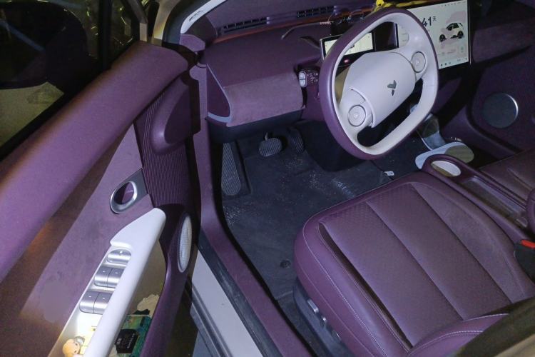 Used firefly 2025 Illuminated Edition Driver Seat