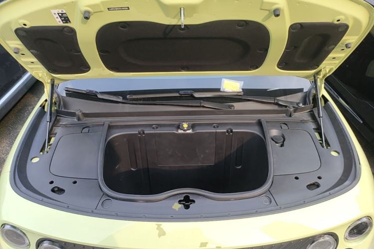 Used firefly 2025 Free Edition Engine Bay