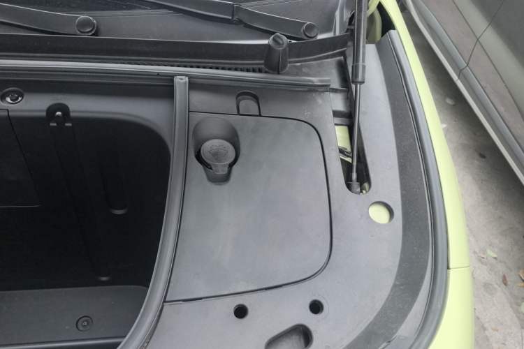 Used firefly 2025 Free Edition Engine Bay Left