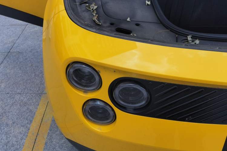 Used firefly 2025 Illuminated Edition Engine Bay Right
