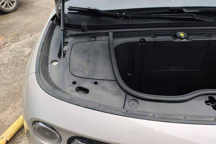 Used firefly 2025 Free Edition Engine Bay Right