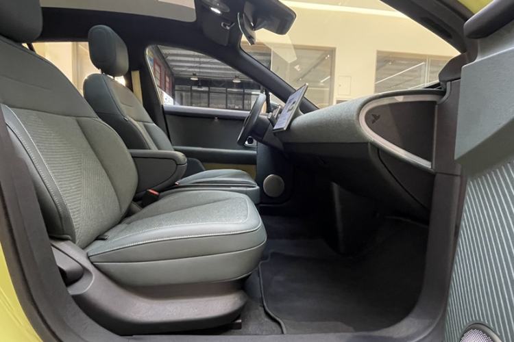 Used firefly 2025 Free Edition Interior 2