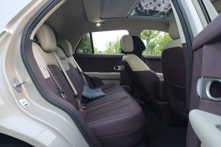 Used firefly 2025 Illuminated Edition Interior 6