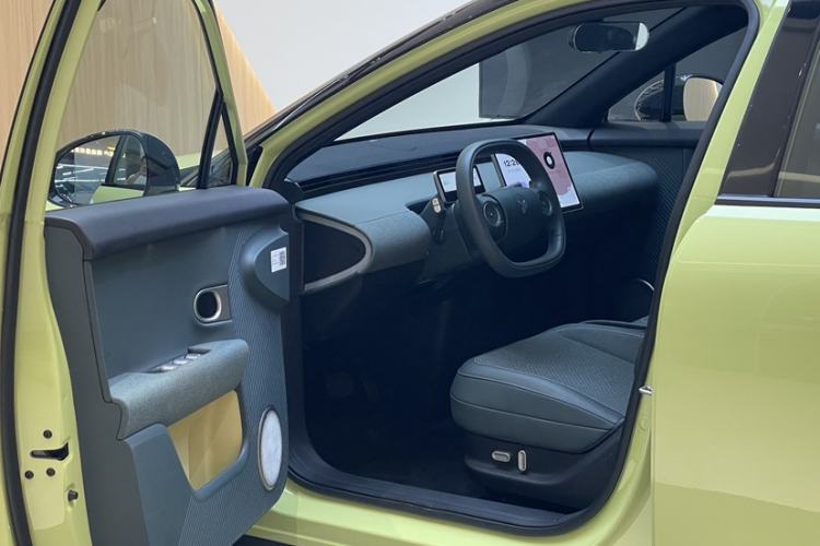 Used firefly 2025 Free Edition Interior 6