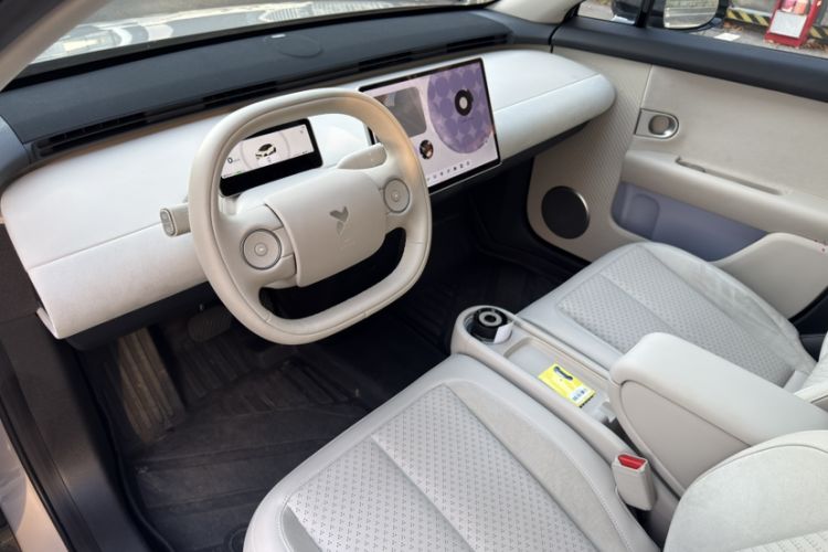 Used firefly 2025 Illuminated Edition Interior 7