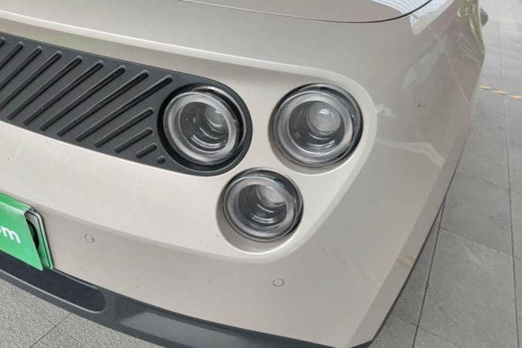 Used firefly 2025 Free Edition Left Front Headlight