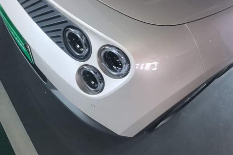 Used firefly 2025 Illuminated Edition Left Front Headlight