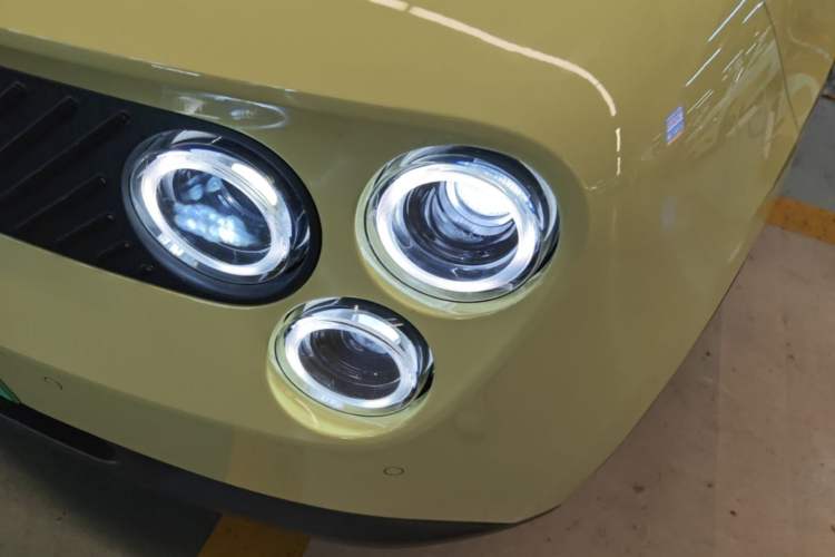 Used firefly 2025 Free Edition Left Front Headlight