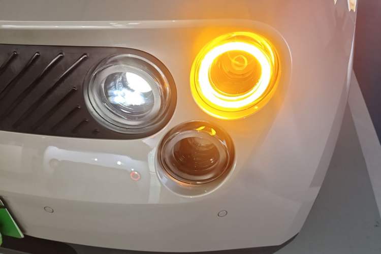 Used firefly 2025 Illuminated Edition Left Front Headlight