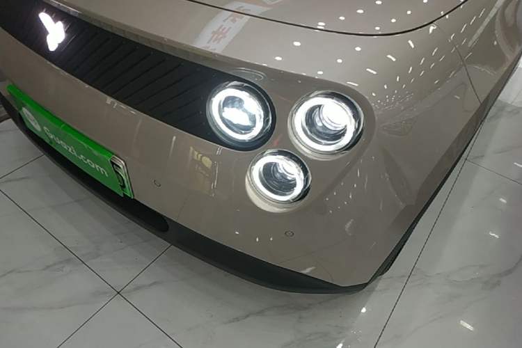 Used firefly 2025 Illuminated Edition Left Front Headlight